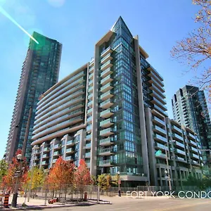https://lakefront-living-downtown-toronto-free-parking-and-gym.hotelstorontoontario.org