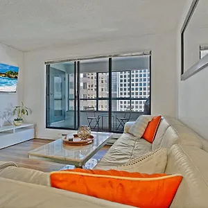 https://apt-modern-gem-stunning-2-bedroom-in-coal-harbour.vancouver-hotels-bc.net
